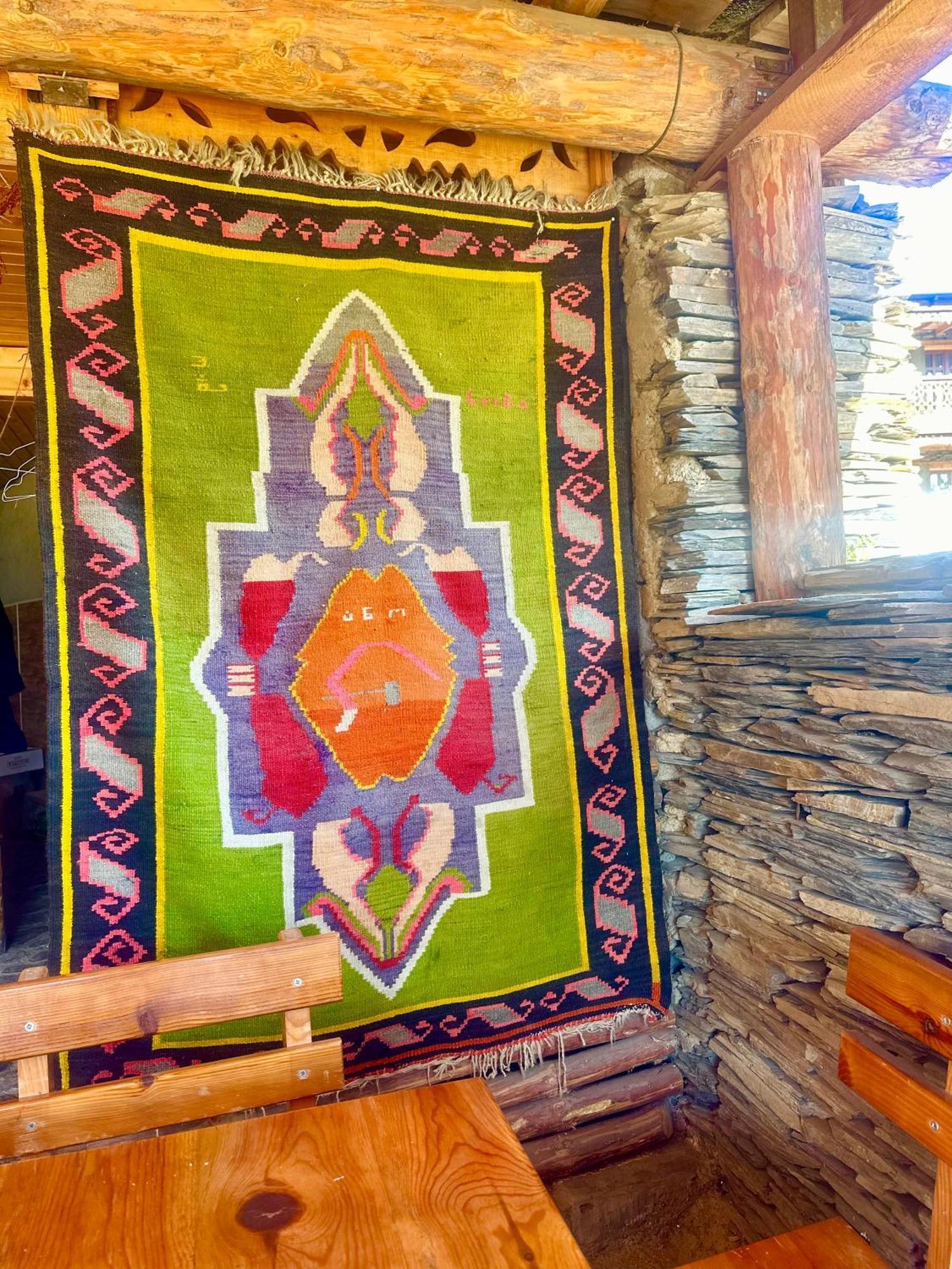 Guesthouse Lasharai Omalo Екстериор снимка