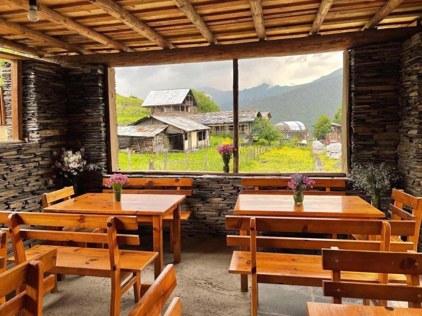 Guesthouse Lasharai Omalo Екстериор снимка