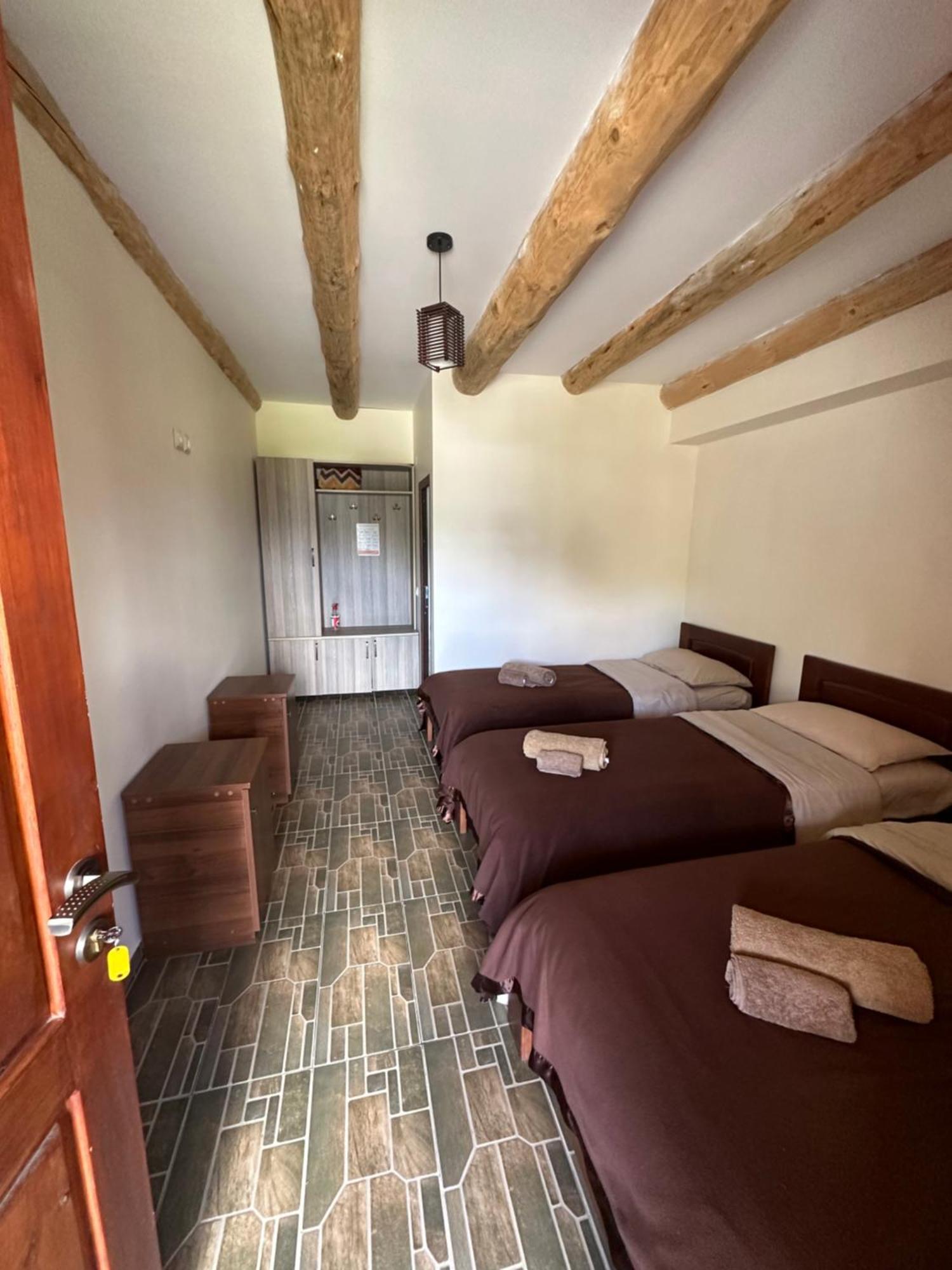 Guesthouse Lasharai Omalo Екстериор снимка