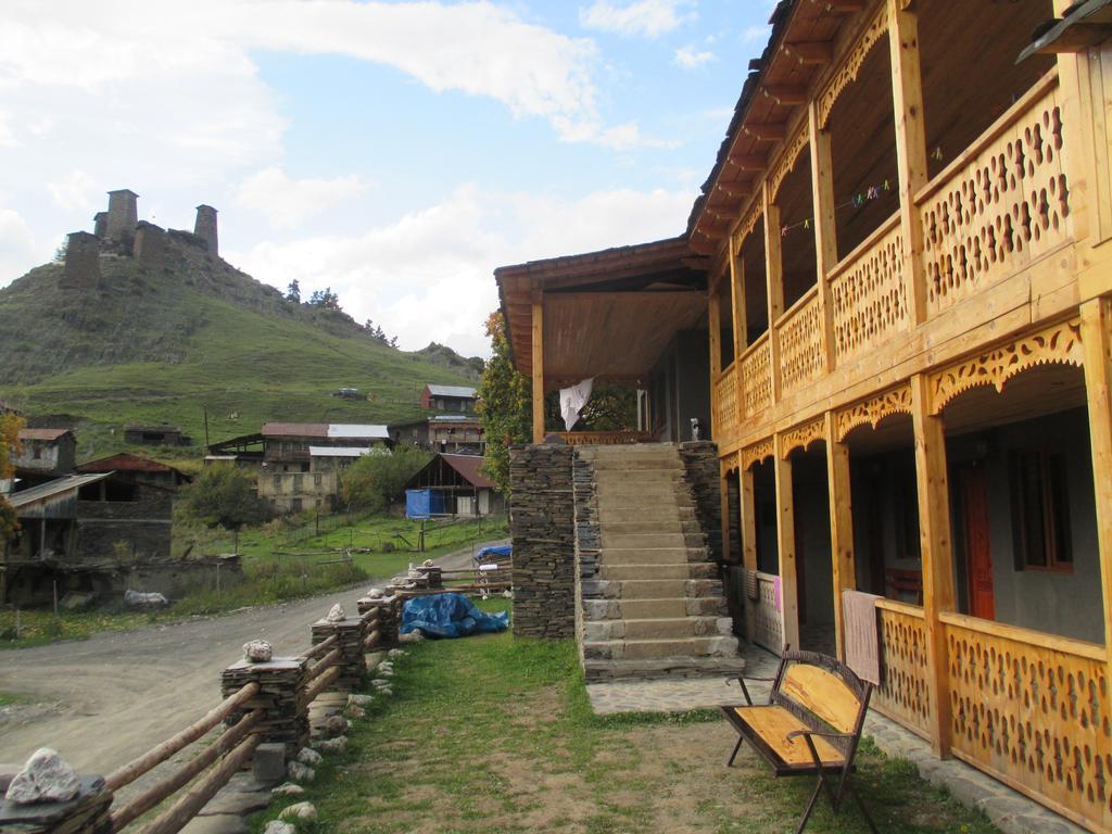 Guesthouse Lasharai Omalo Екстериор снимка