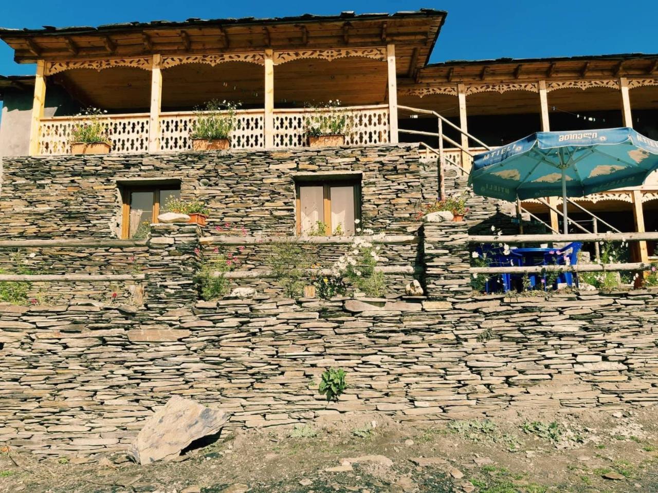 Guesthouse Lasharai Omalo Екстериор снимка