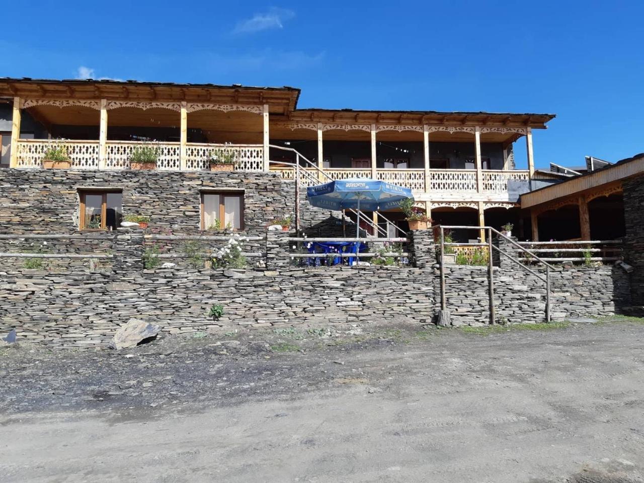 Guesthouse Lasharai Omalo Екстериор снимка